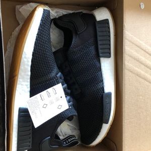 Black NMD_R1 Men’s